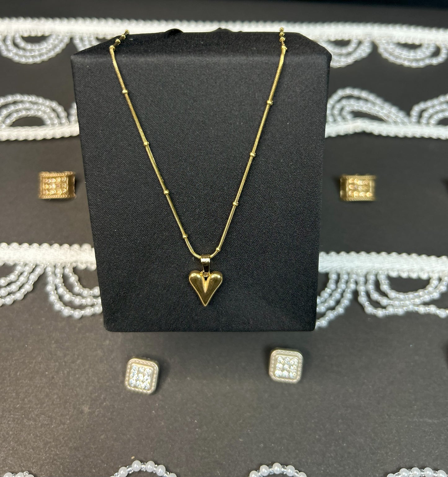 GOLDEN HEART-SHAPED PENDANT