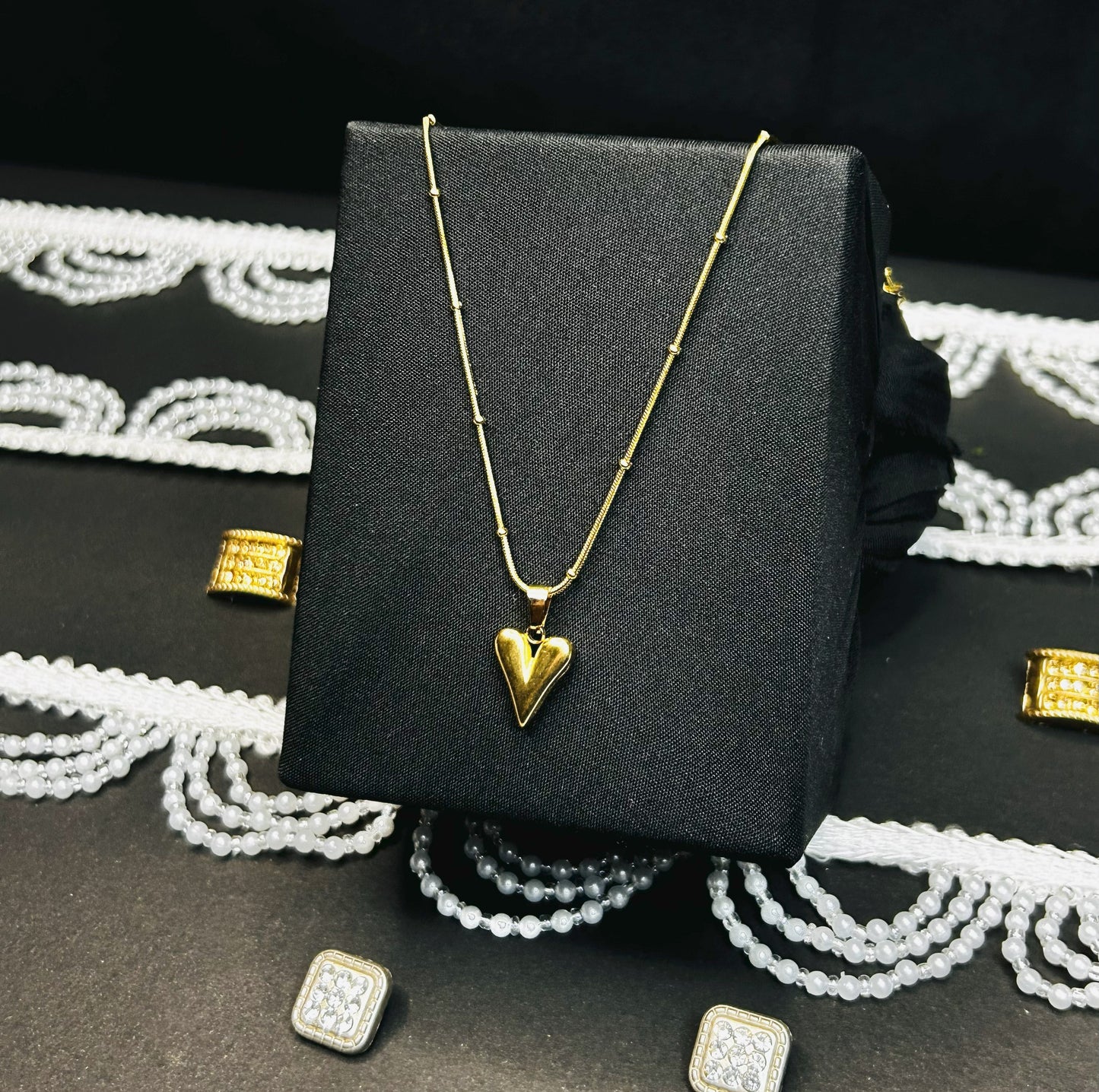 GOLDEN HEART-SHAPED PENDANT